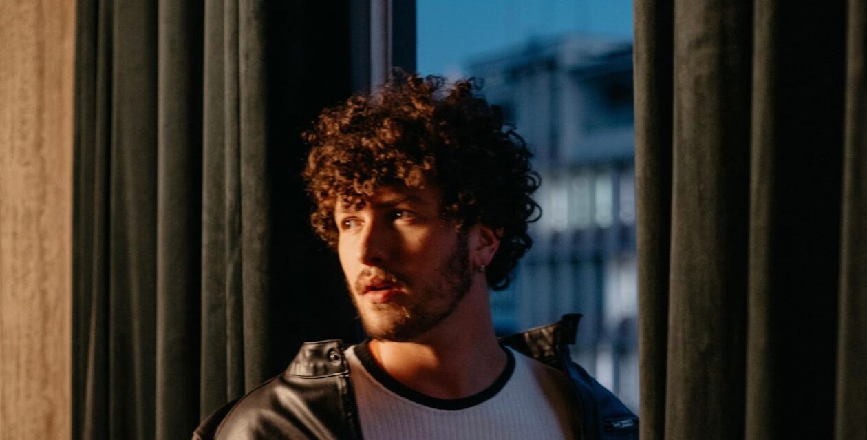 Bryan Behr estreia a DEJAVU TOUR com participação de Duda Beat, em São Paulo