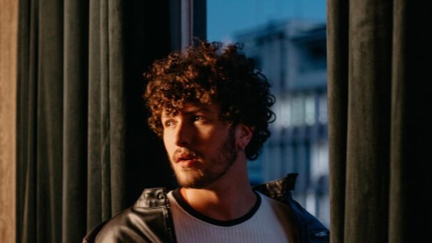 Bryan Behr estreia a DEJAVU TOUR com participação de Duda Beat, em São Paulo