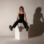 Sarah Meyz coloca sentimentos negativos pra fora em novo EP