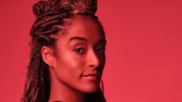 Ex-The Voice Marília Lopes estreia o musical "Canções Que Eu Guardei Pra Você"