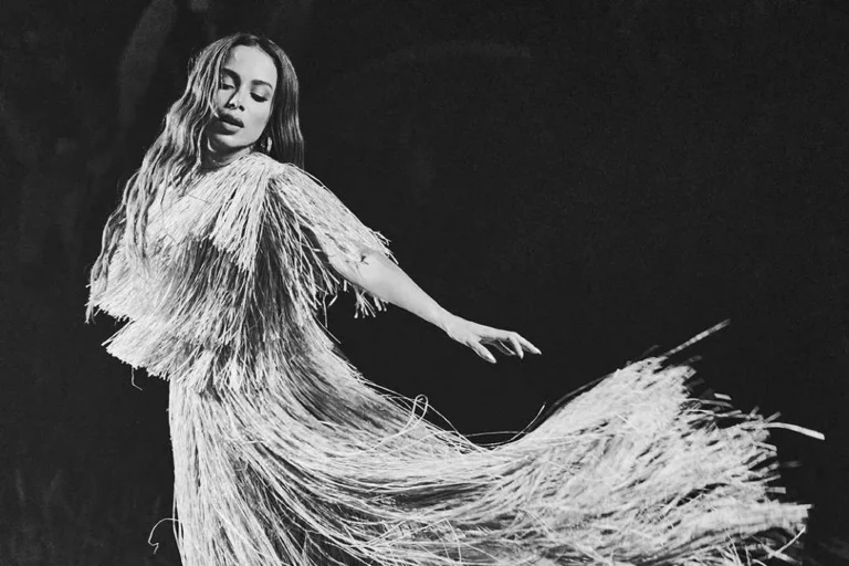 Olivia Rodrigo, Anitta, Rosalía, Demi Lovato e muito mais !!!