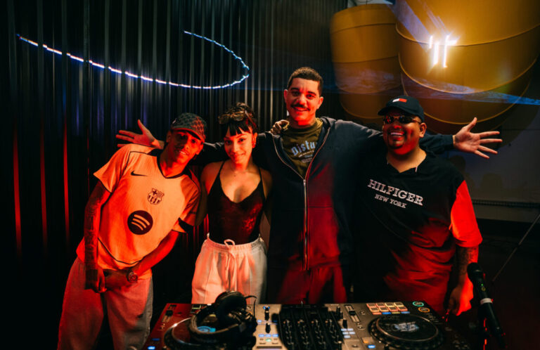 Leozinho ZS, Isis Orbelli e KayG são os convidados do Mu540, no BASE, na Podpah Records