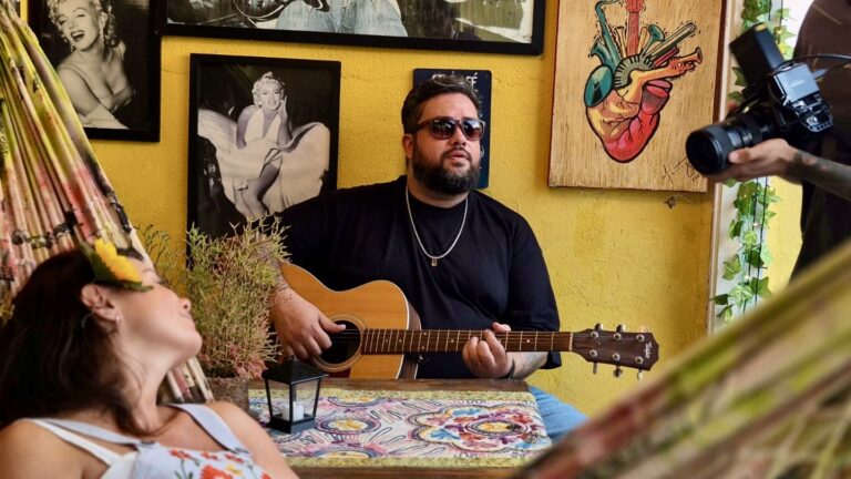 DEKO lança releitura de “Seja Para Mim” e reforça carreira como intérprete