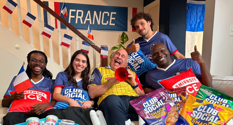 Márcio Canuto estrela campanha de parceria entre Smirnoff Ice e Club Social Snack