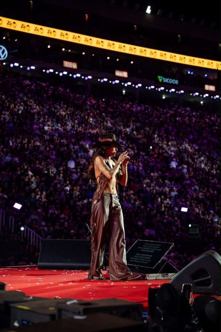 Ana Castela faz Barretos cantar alto em quinto show consecutivo no rodeio