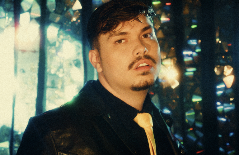 Vini Pop marca nova fase da carreira com show solo e especial do álbum “INDOMÁVEL”, em São Paulo
