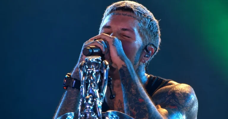 Bring Me The Horizon faz Rock in Rio cantar, pular e falar português com Oliver Sykes