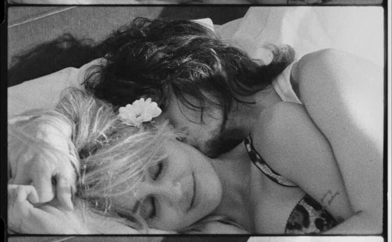 MILEY anuncia clipe de “Let’s Get Married” e prepara chegada de “BASS PERSUADES” em nova fase da carreira