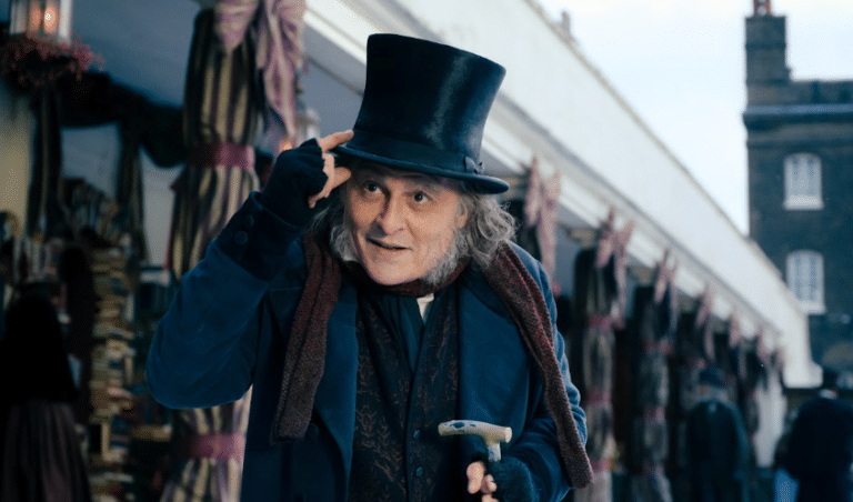 Johnny Depp aparece irreconhecível para papel de Ebenezer Scrooge