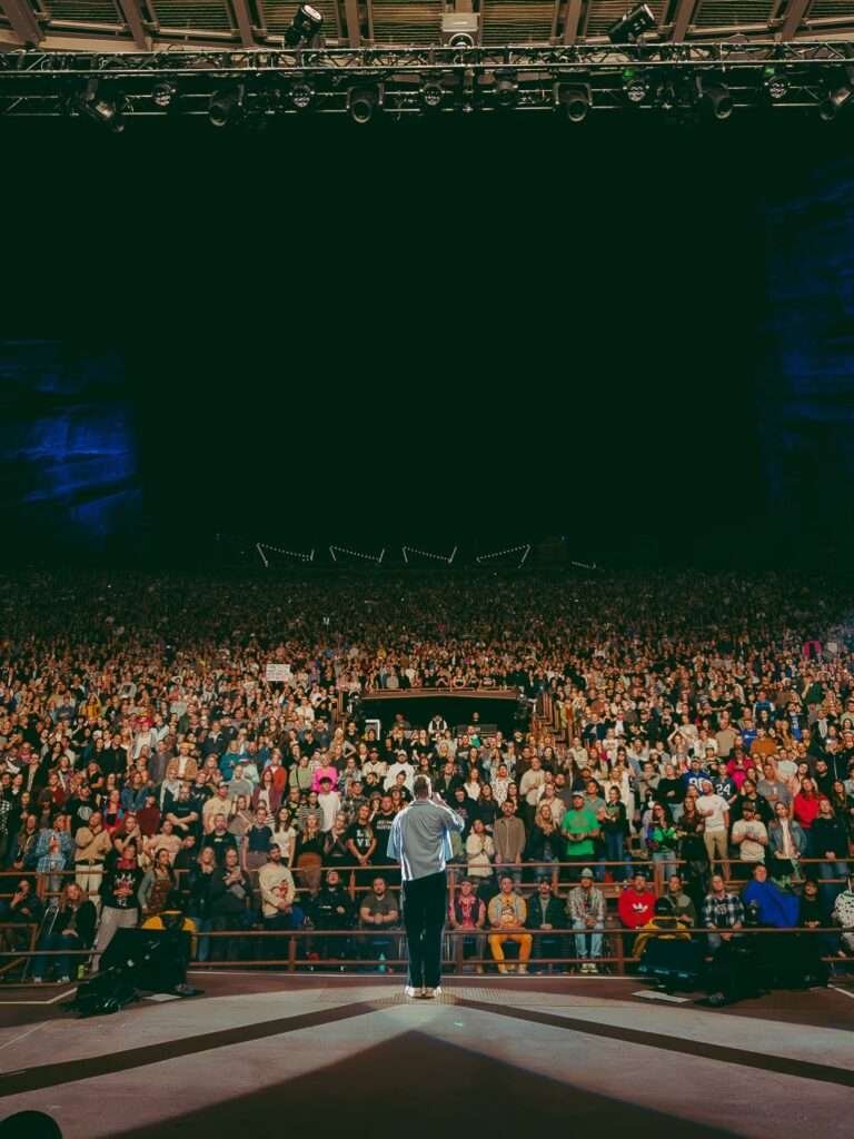 Macklemore transforma polêmica em manifesto musical e reúne artistas em defesa da Palestina